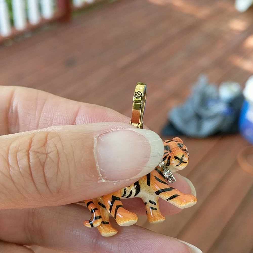 JUICY COUTURE TIGER CHARM!!!🐯🐯🐯🐾🐾🐾 - Picture 9 of 14